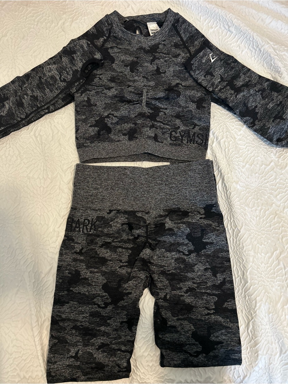 Gymshark Kids Charcoal Camo Seamless Crop Top & Biker Shorts - Dark Gray/Black